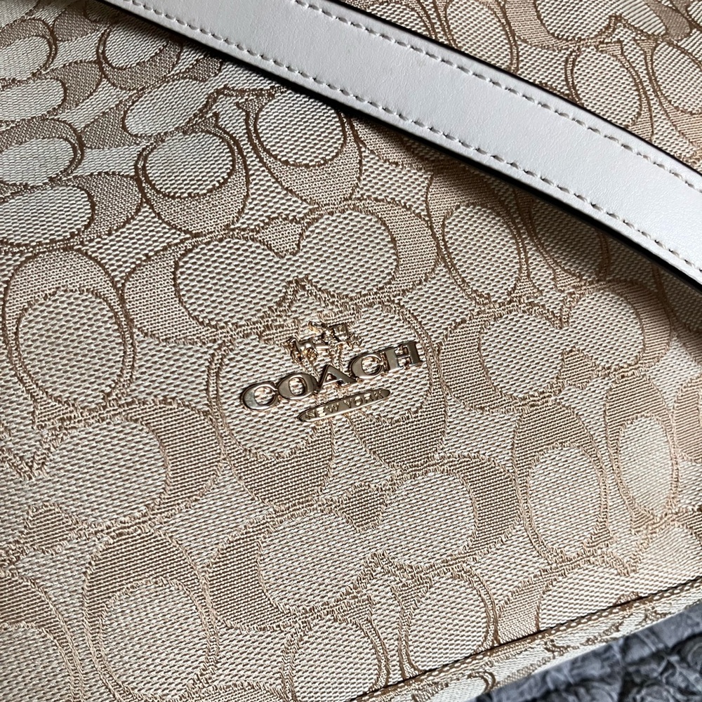 Large tan/cream coach purse